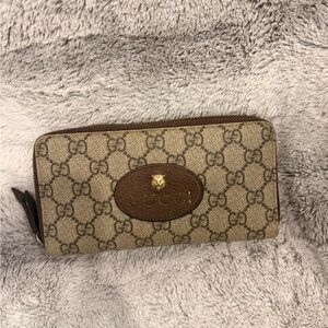 Gucci Zip Wallet
